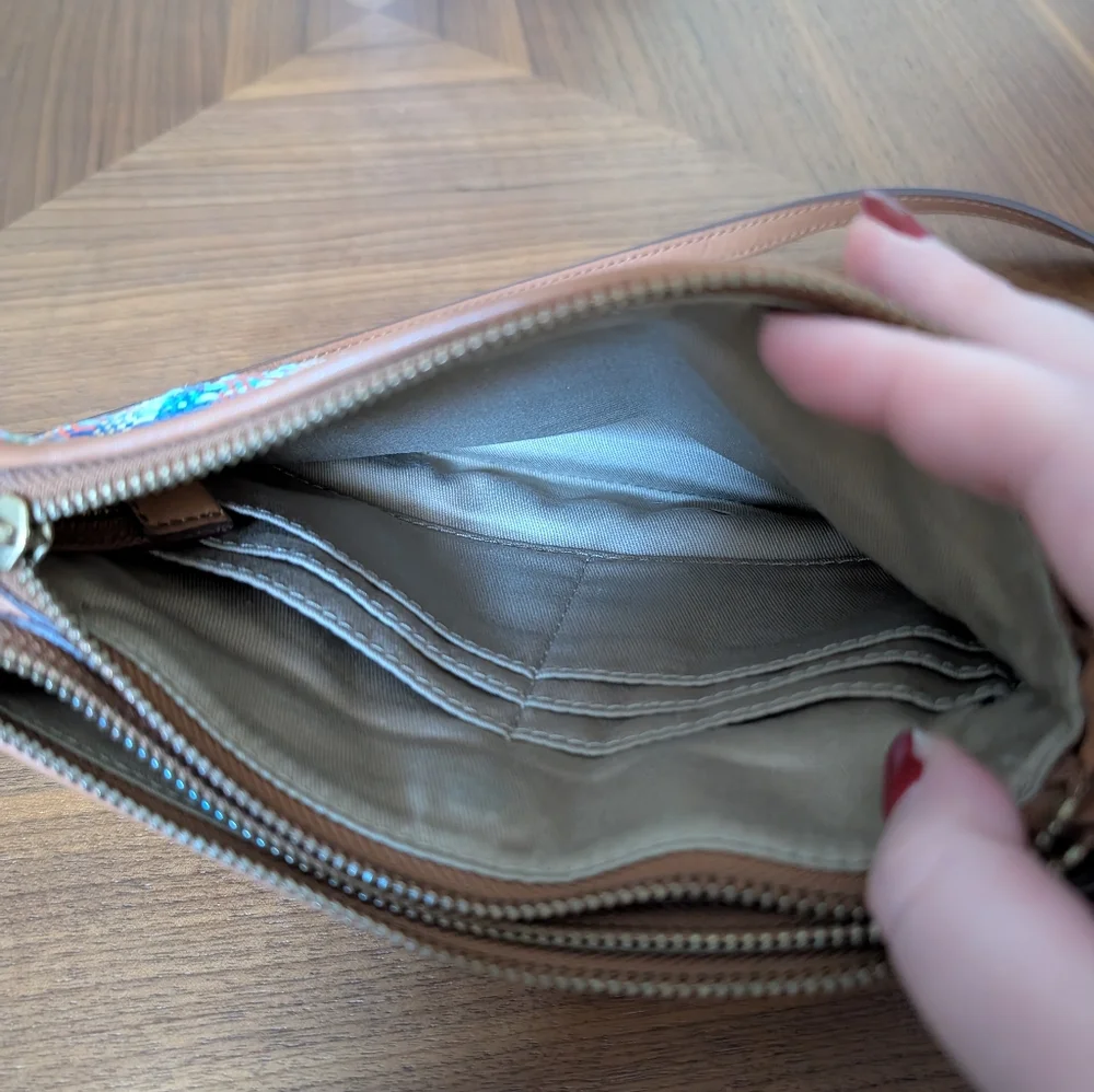 3/$10 Fossil Mini Woven Crossbody in Multi (ZB5818) - Picture 6 of 8